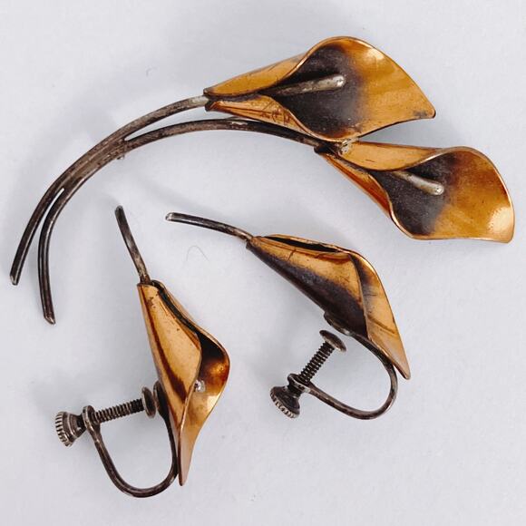Vintage Signed Stuart Nye Sterling Copper Calla Lily Brooch Earrings Set - Picture 2 of 10